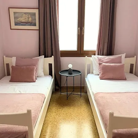 4br Newly Renovated Retreat Tranquil Coastal Haven