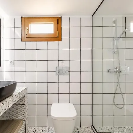 4br Newly Renovated Retreat Tranquil Coastal Haven * Hersonissos (Crete)