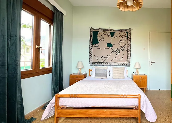 4br Newly Renovated Retreat Tranquil Coastal Haven *