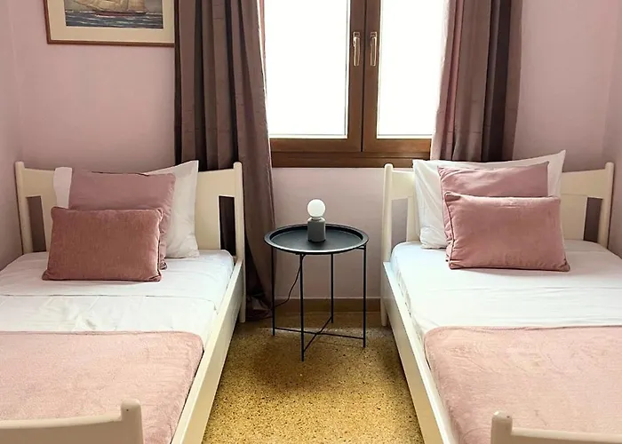 4br Newly Renovated Retreat Tranquil Coastal Haven